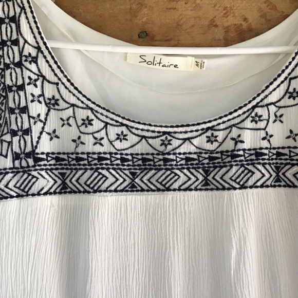 Solitaire Dress M White Sleeveless Tunic Tank Sundress Gauzy Blue Embroidery - Picture 9 of 9